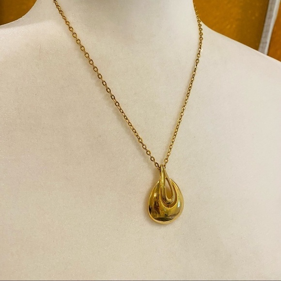 Vintage Gold Tone Chain Pendant 18” Long Tear Drop Design - Picture 11 of 15